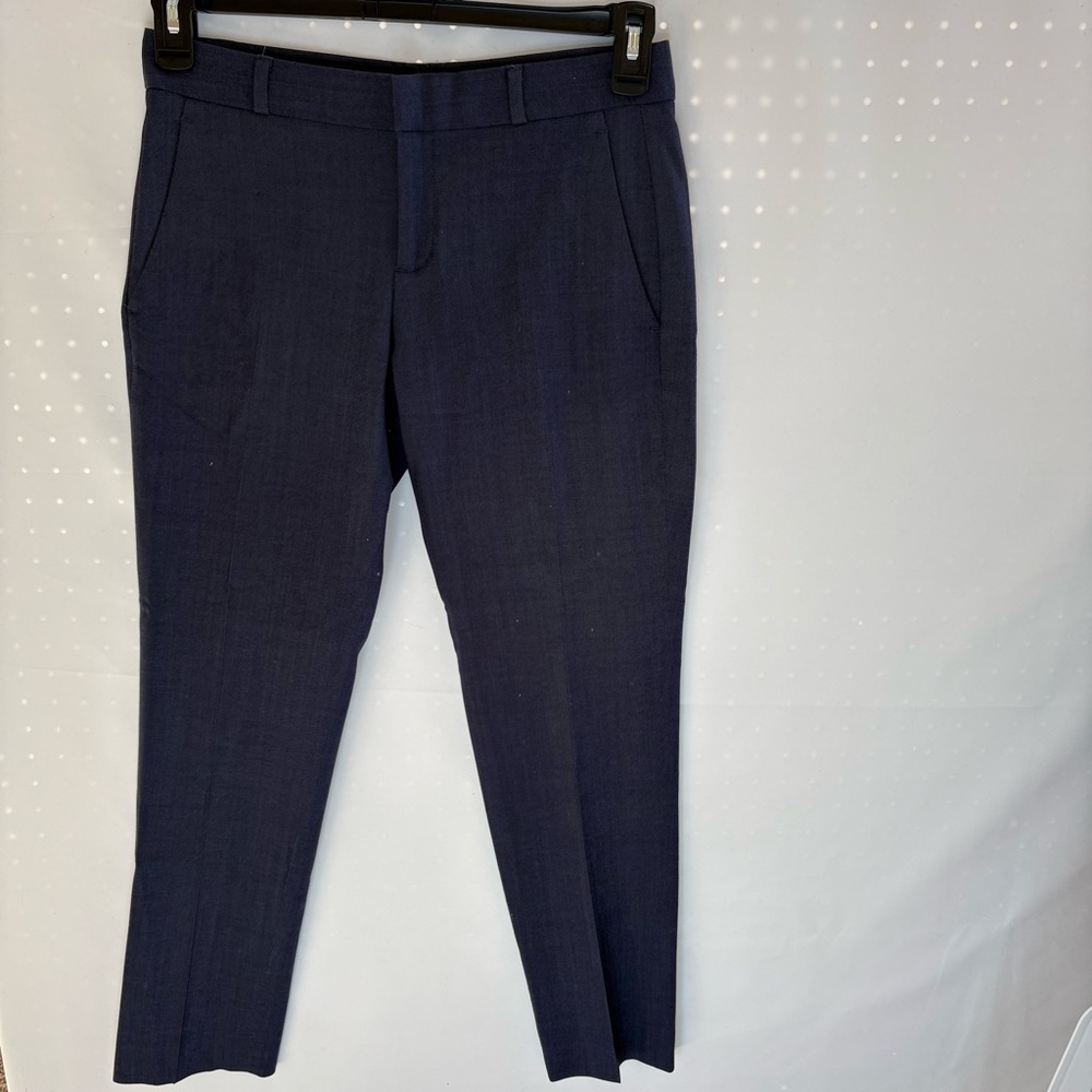 Banana Republic Wens Dark Blue Dress Pants size 0. Waist size 30”. INV25/359